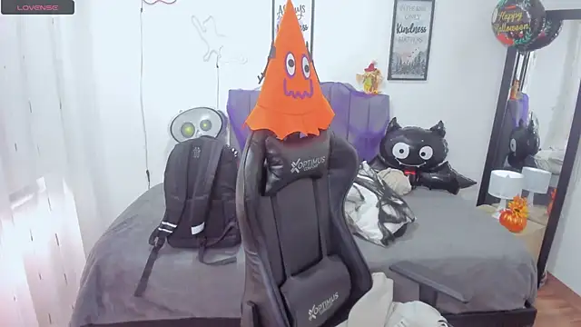 Amy joones online show from October 29, 12:42 pm