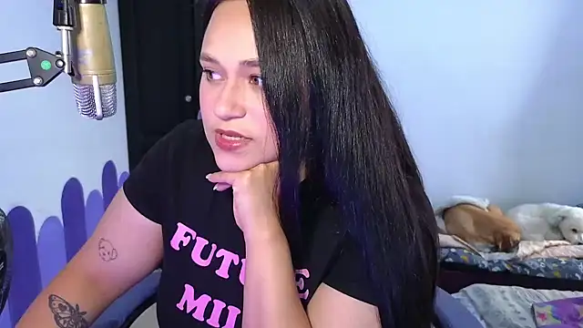 Luciernaga18 online show from December 20, 10:03 pm