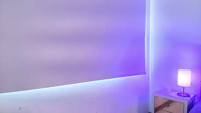 Julianaa Castro  online show from January 5, 5:27 pm