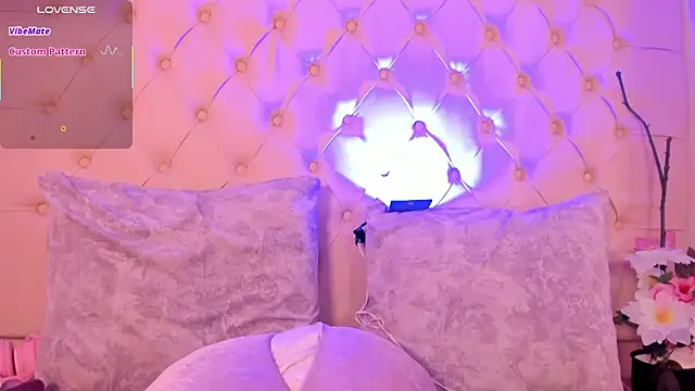 kitty roouse online show from February 10, 5:54 am