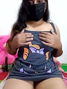 SLZAARA online show from January 8, 8:13 pm