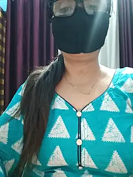 Snapshot of Aishwaryaa_69 chatting on October 4, 2:32 pm Aishwaryaa 69 online show from October 4, 2:32 pm