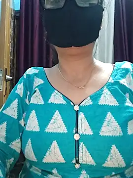 Snapshot of Aishwaryaa_69 chatting on October 8, 4:44 pm Aishwaryaa 69 online show from October 8, 4:44 pm
