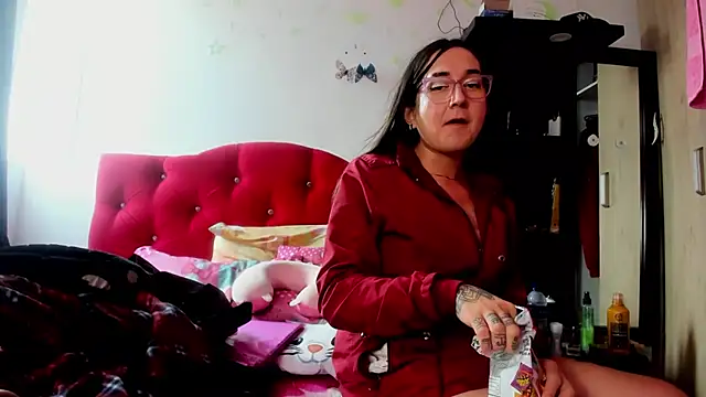 Sweet-Suck69 online show from October 15, 9:06 pm