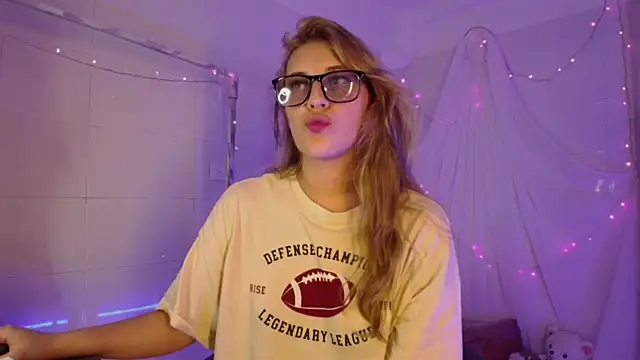 Giia paiige18 online show from November 5, 10:48 pm