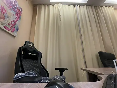 EmmyMills online show from March 18, 10:04 pm