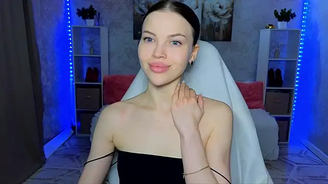 EmmyMills online show from March 27, 9:37 pm