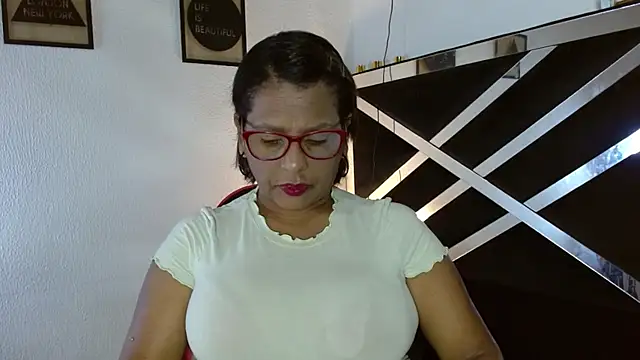 Snapshot of elizabeth_mature23 chatting on September 24, 12:48 pm elizabeth mature23 online show from September 24, 12:48 pm