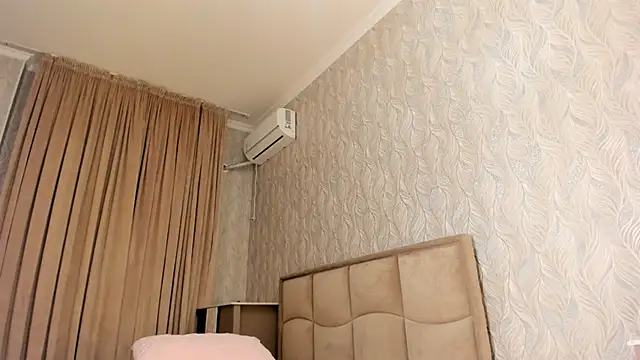 heyheyneko online show from November 17, 1:50 am