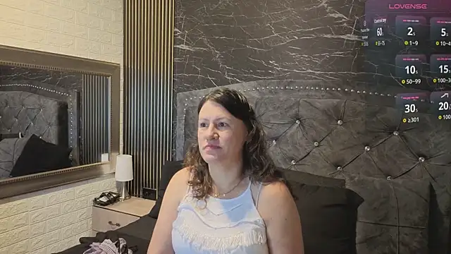 charlotte  G online show from March 28, 10:59 am