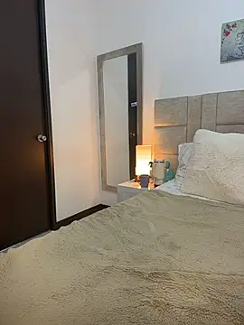 valecruz903 online show from December 4, 5:35 pm