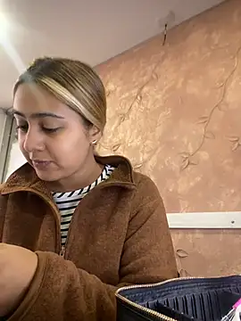 Miabonnett  online show from November 24, 12:18 pm