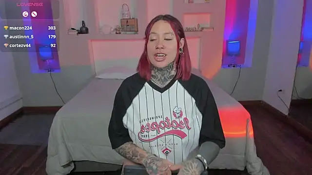 Snapshot of ViolettaBaker_ chatting on September 23, 7:12 pm ViolettaBaker online show from September 23, 7:12 pm
