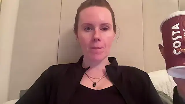 redheadrosie69 online show from October 19, 2:41 pm