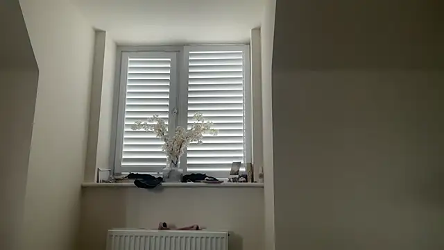 redheadrosie69 online show from October 17, 11:35 am