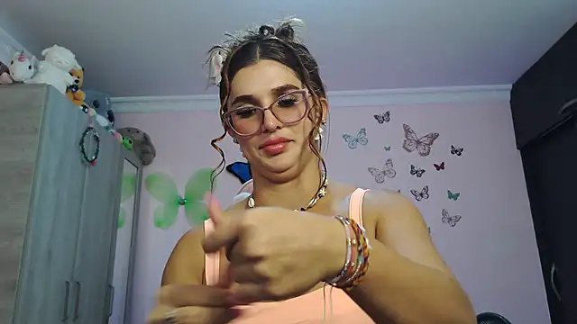 caroline jonson online show from February 10, 9:51 pm