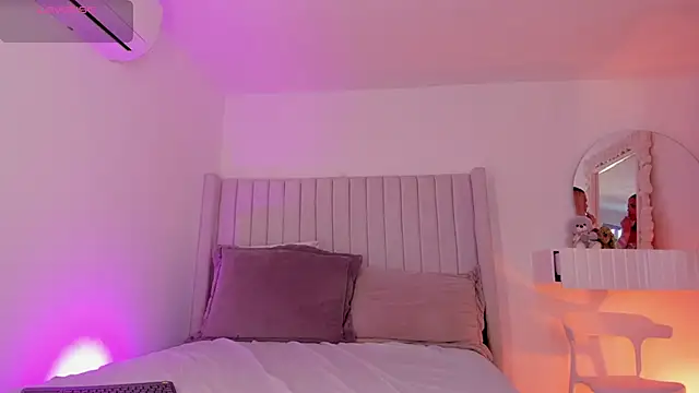 Shelynna azzul online show from February 22, 8:21 pm