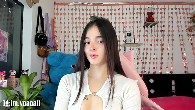 Snapshot of lucyy_tay chatting on September 23, 9:57 pm lucyy tay online show from September 23, 9:57 pm