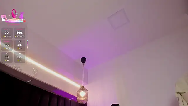 Snapshot of AllisonRoberts_ chatting on October 14, 8:00 pm AllisonRoberts online show from October 14, 8:00 pm