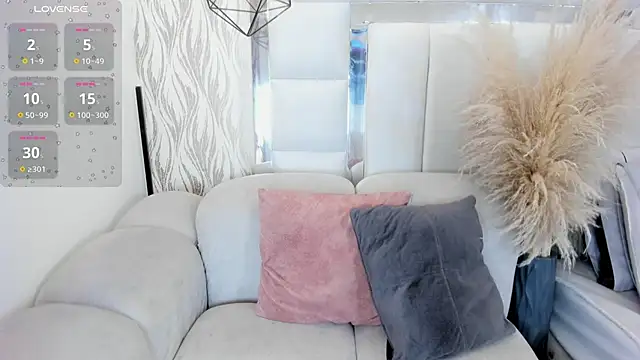 1m dalhia online show from March 28, 8:41 pm