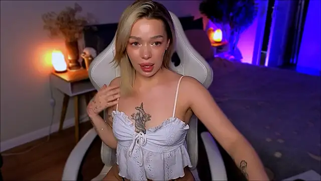 Lily Yin online show from January 18, 1:29 pm