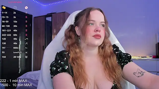 Snapshot of HANNA_MONTANAS chatting on October 19, 1:24 pm HANNA MONTANAS online show from October 19, 1:24 pm