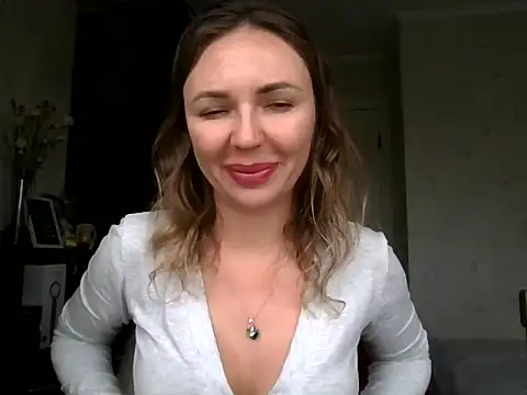 AngelinaLove28 online show from October 12, 7:33 am