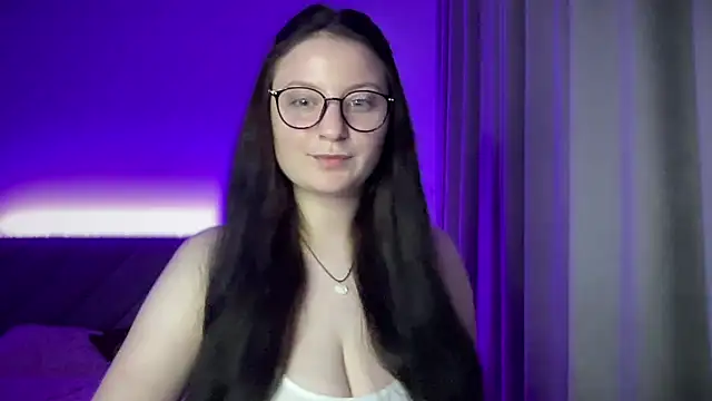 Snapshot of LocaAlis chatting on September 12, 6:37 pm LocaAlis online show from September 12, 6:37 pm