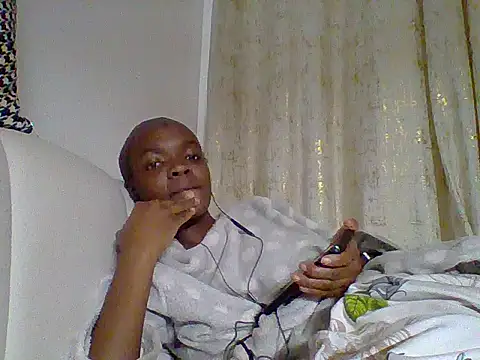 Snapshot of Saintadushe chatting on October 12, 11:18 pm Saintadushe online show from October 12, 11:18 pm