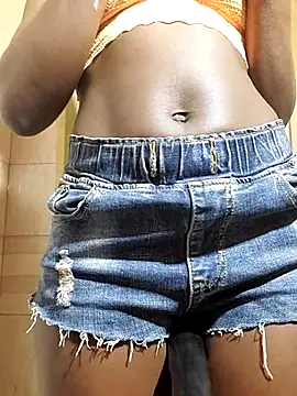 julietunderwoood online show from December 1, 4:49 am