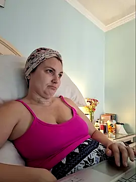 MilfyMrsRobinson online show from March 12, 4:20 pm