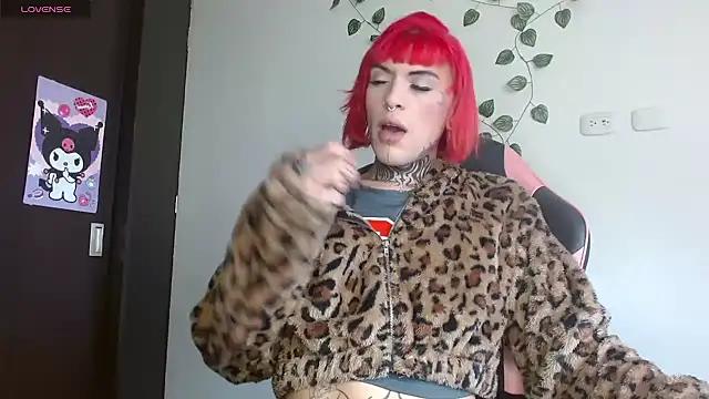 charlotbelucci  online show from April 7, 5:15 pm