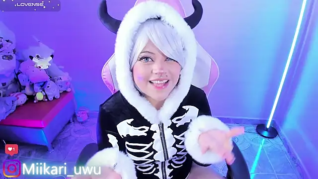 Ahri Elderwood online show from November 16, 5:42 am