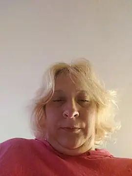 Snapshot of Icedcoffee2024 chatting on October 17, 1:36 pm Icedcoffee2024 online show from October 17, 1:36 pm