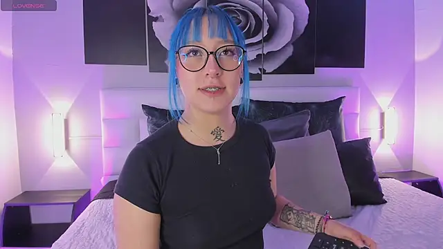 sofi bakerr online show from October 1, 11:37 am