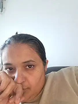 sarahhh1987 online show from October 20, 2:20 pm