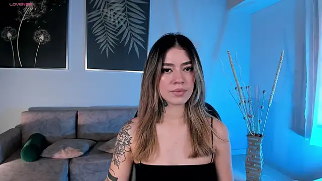 Snapshot of ViolettHansson chatting on October 20, 6:22 pm ViolettHansson online show from October 20, 6:22 pm