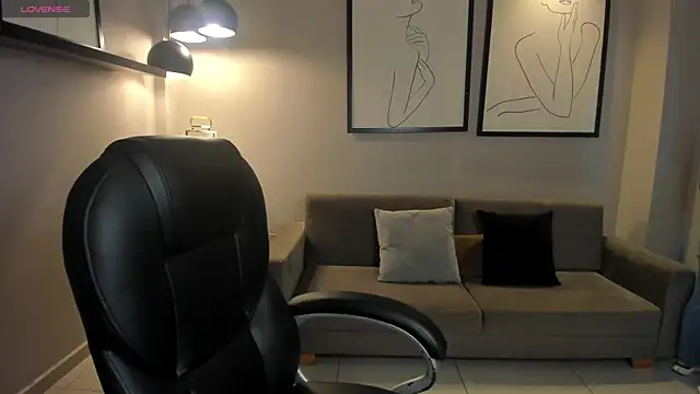 AliceHarper  online show from May 31, 3:51 pm