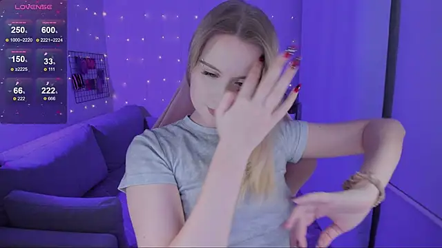 Honey blonde online show from February 22, 6:42 pm