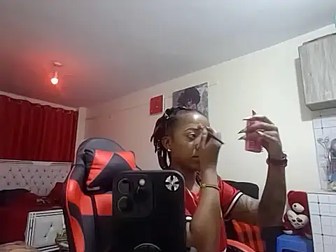 hoely grail01 online show from February 13, 5:36 pm