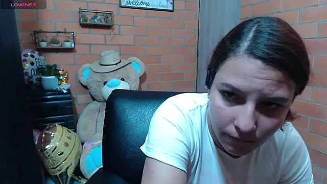 Snapshot of alexia_87 chatting on October 23, 8:59 pm alexia 87 online show from October 23, 8:59 pm