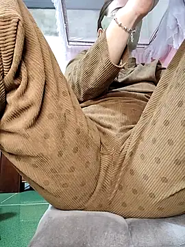 Mie610 online show from November 28, 12:52 pm