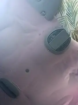 allissonw13 online show from September 27, 12:07 am