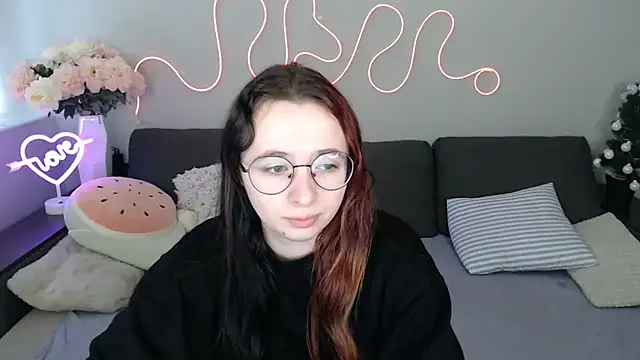 Mini Diva online show from January 18, 9:27 am