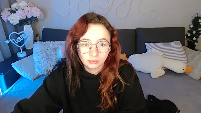 Mini Diva online show from April 14, 9:20 am