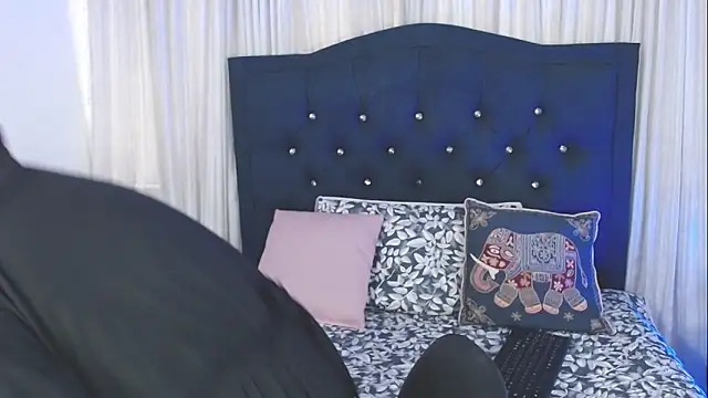 Uzra hayed online show from November 12, 7:56 pm