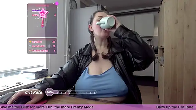 MilfGina online show from November 28, 12:41 pm