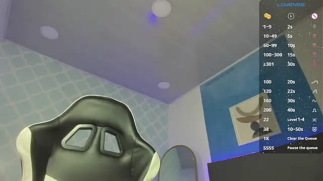 cloe yeraldy  online show from December 14, 2:50 am