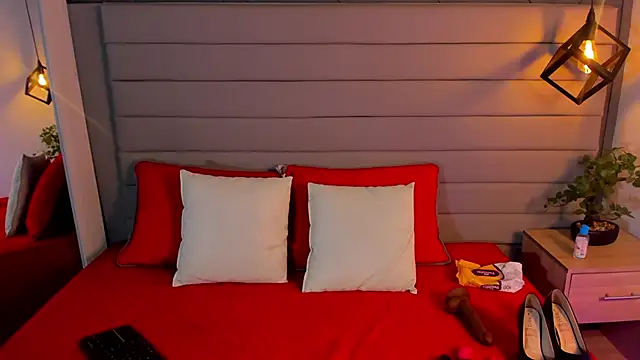 LadyLuminary online show from October 25, 8:15 pm