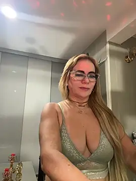 LARIANA RIVERA23 online show from October 23, 5:35 am